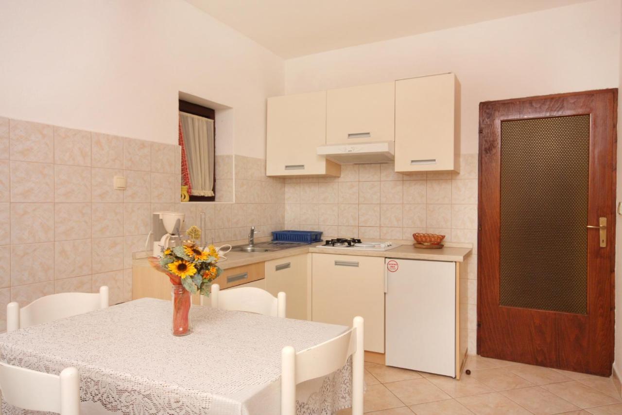 Apartment Vrbnik 5301B Vrbnik (Primorje-Gorski Kotar) Exterior foto
